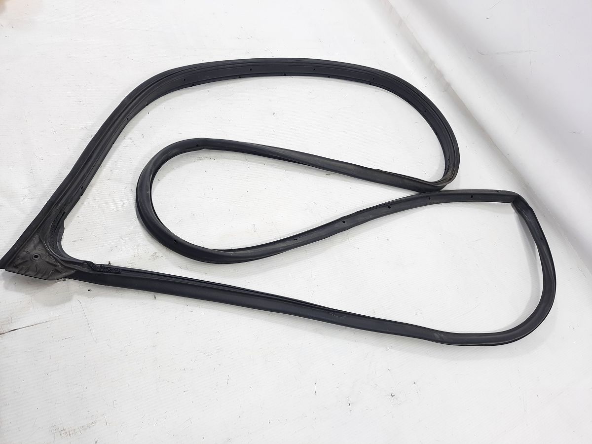 6 Уплотнительная резинка двери передней правой Mazda 6 2014-2017 GHP958760C Mazda 6 2