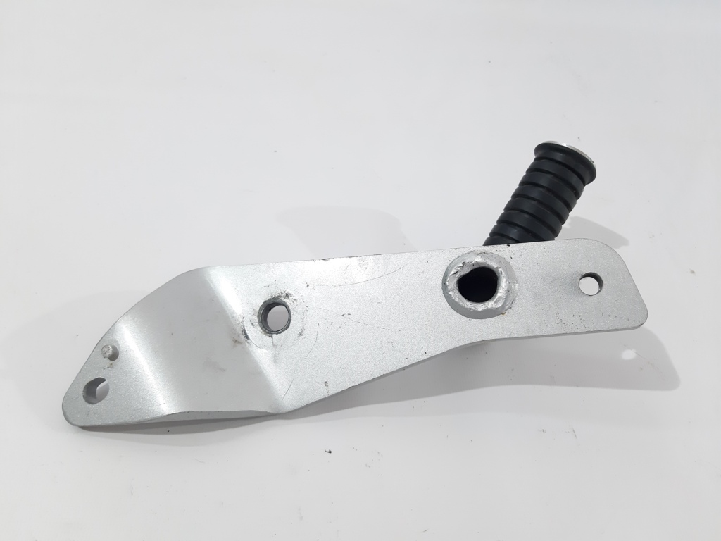 Xv 250 Підніжка пасажира права YAMAHA XV 250 1988-2020 2UJ274400035 YAMAHA XV 250 2