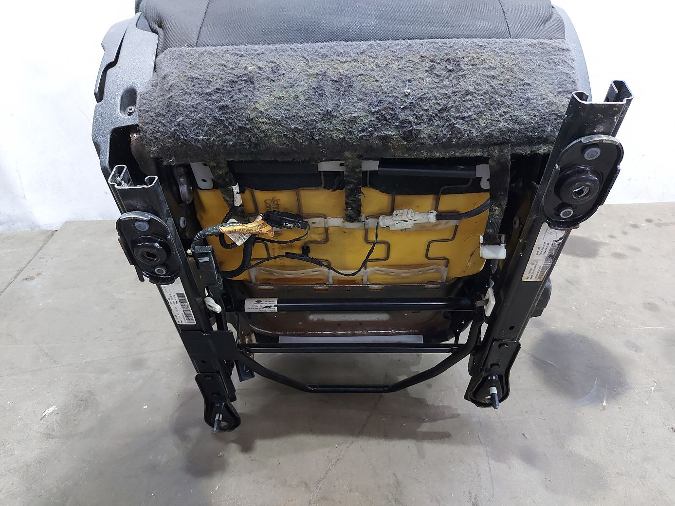 Fiesta sedan Сидение водителя Ford Fiesta sedan 2014-2019 D2BZ5464417AA Ford Fiesta sedan 6