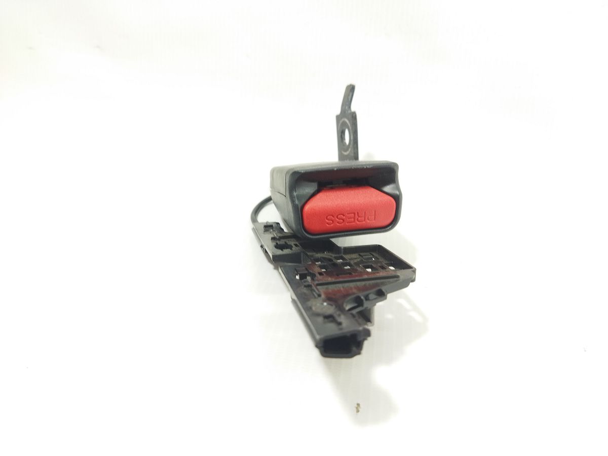 Model 3 Защелка ремня безопасности задняя левая Tesla Model 3 2020-2024 108593901E Tesla Model 3 3