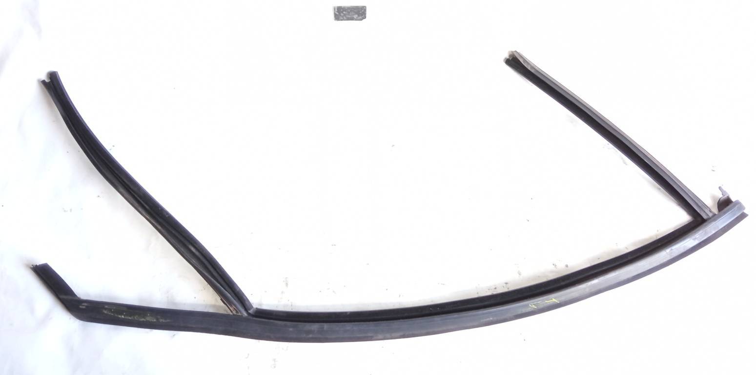 Fusion Уплотнитель стекла (направляющая) двери передней правой Ford Fusion 2013-2016 DS7Z5421596B Ford Fusion 6