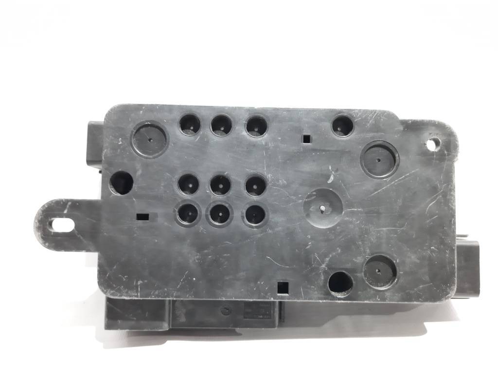 Passat s Клема АКБ плюсова Volkswagen Passat S 2012-2018 561937548 Volkswagen Passat S 2