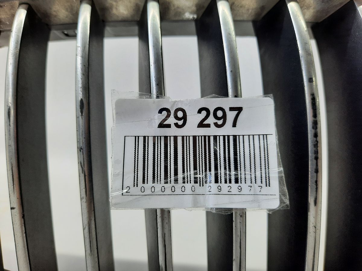 5 series Решітка бампера верхня права (ніздря) BMW 5 series 2011-2013 51137261356 BMW 5 series 9
