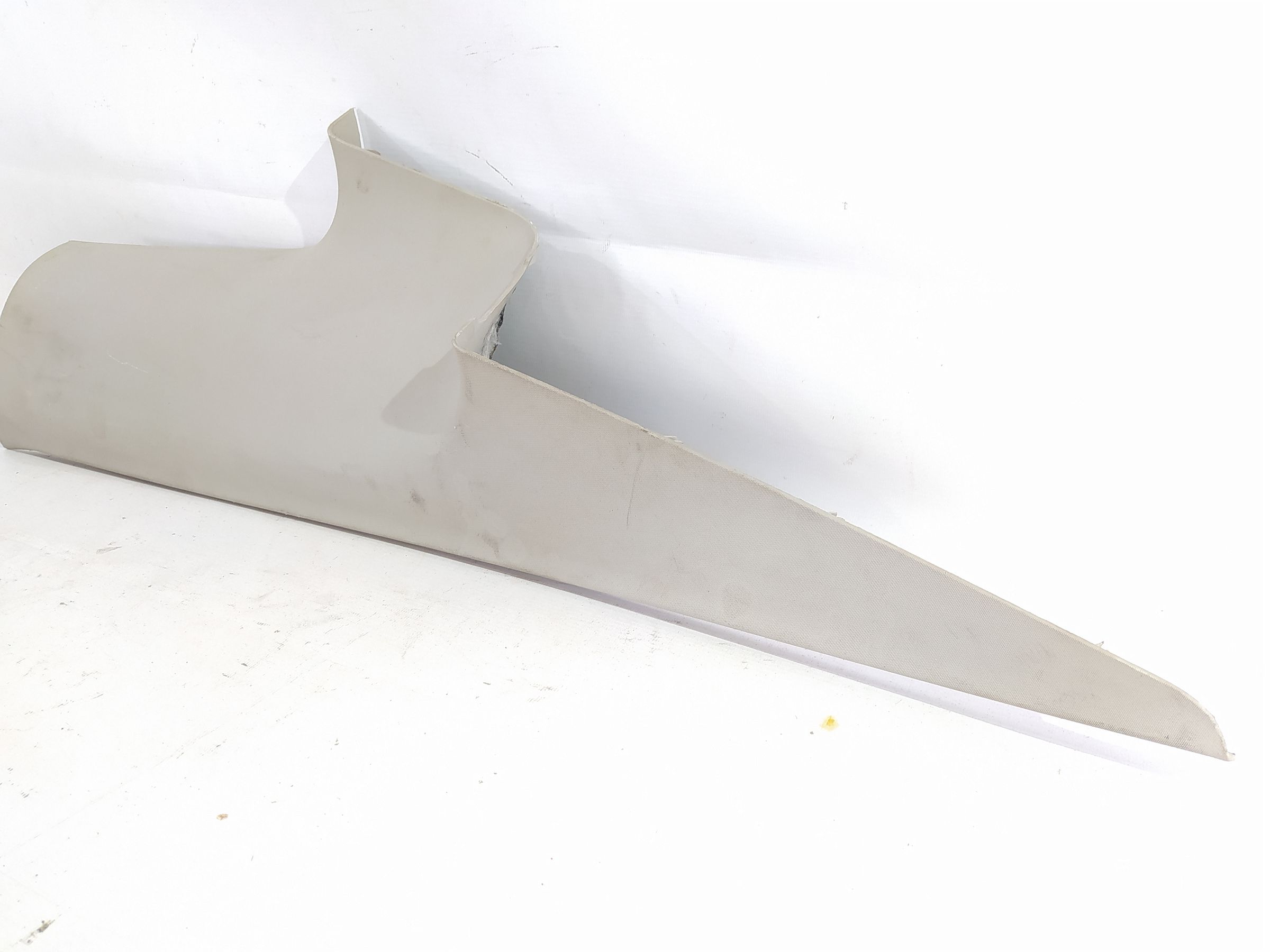 Volt Обшивка стойки задней правая Chevrolet Volt 2011-2015 23158928 Chevrolet Volt 10