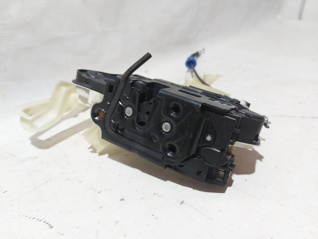 Passat cc Замок двери задней левой Volkswagen Passat CC 2009-2017 5N0839015S Volkswagen Passat CC 4