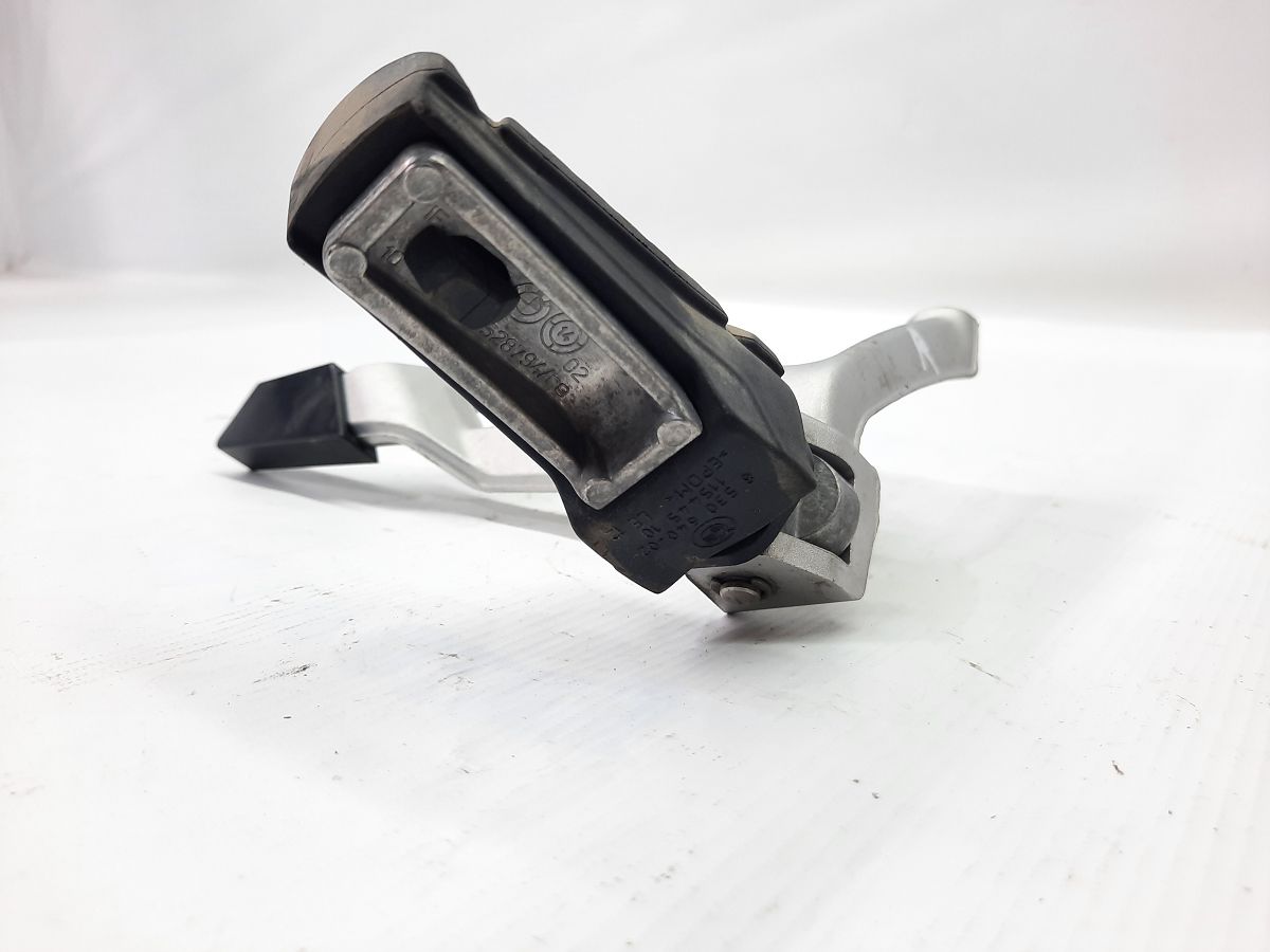 R 1200 Упор для ног пассажира правый BMW R 1200 2014 46718556264 BMW R 1200 6 R 1200 Упор для ног пассажира правый BMW R 1200 2014 46718556264 BMW R 1200 6