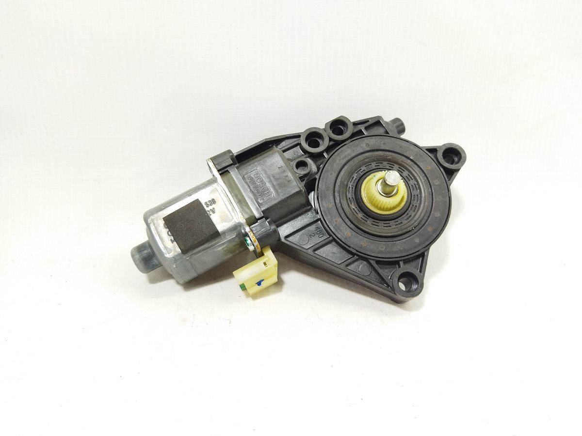 Sorento. Моторчик стеклоподъемника двери задней правой Kia Sorento 2011-2015 834601U000 Kia Sorento