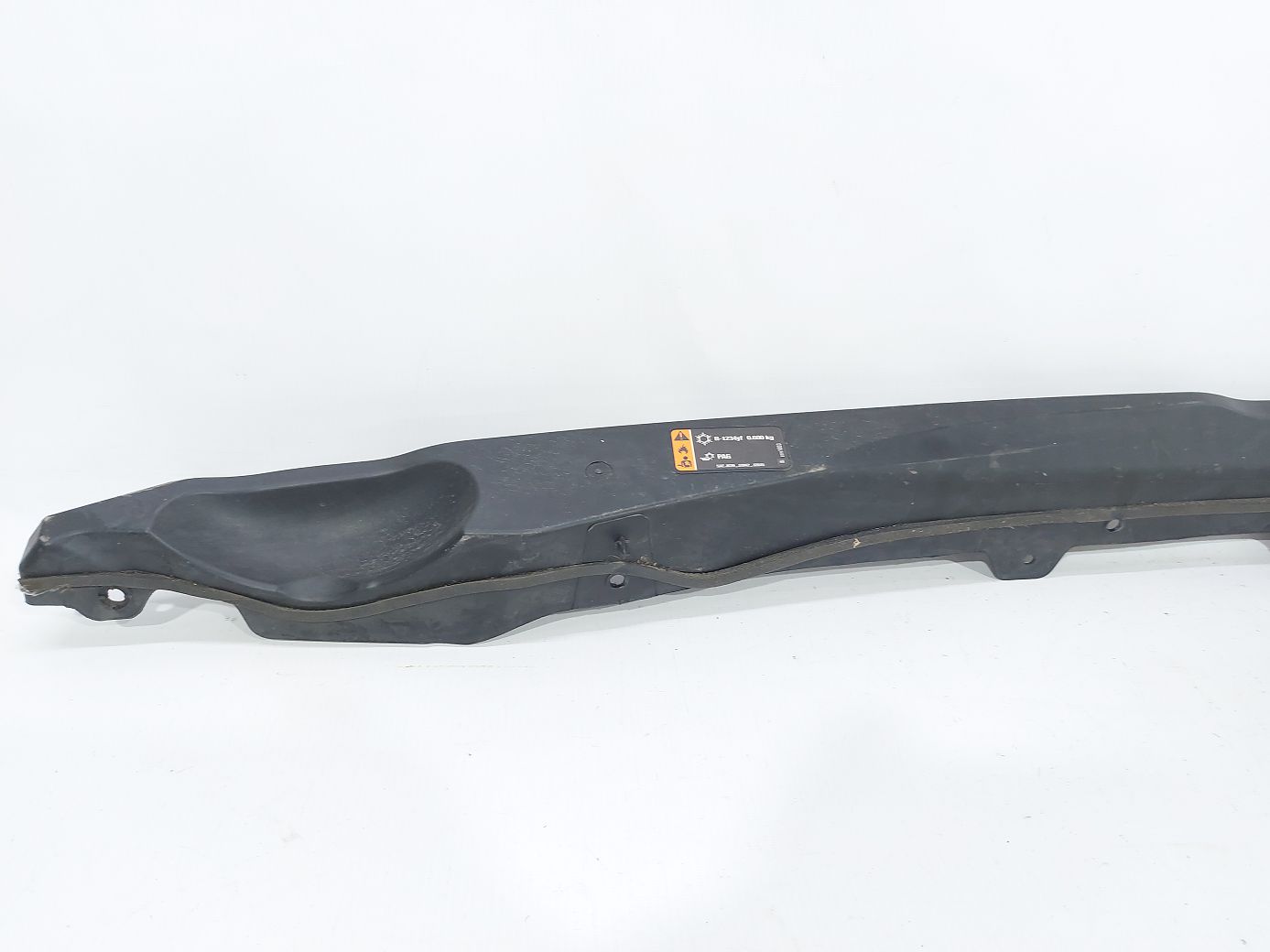 Malibu Накладка водостоку передня Chevrolet Malibu 2018 84752699 Chevrolet Malibu 2