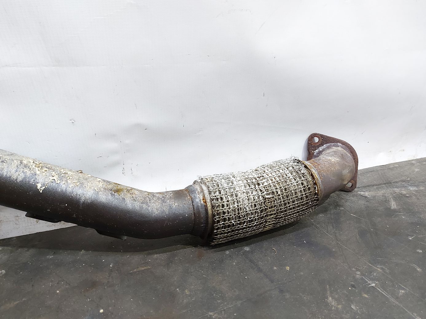 Malibu Вихлопна труба передня частина Chevrolet Malibu 2016-2021 84413377 Chevrolet Malibu 3