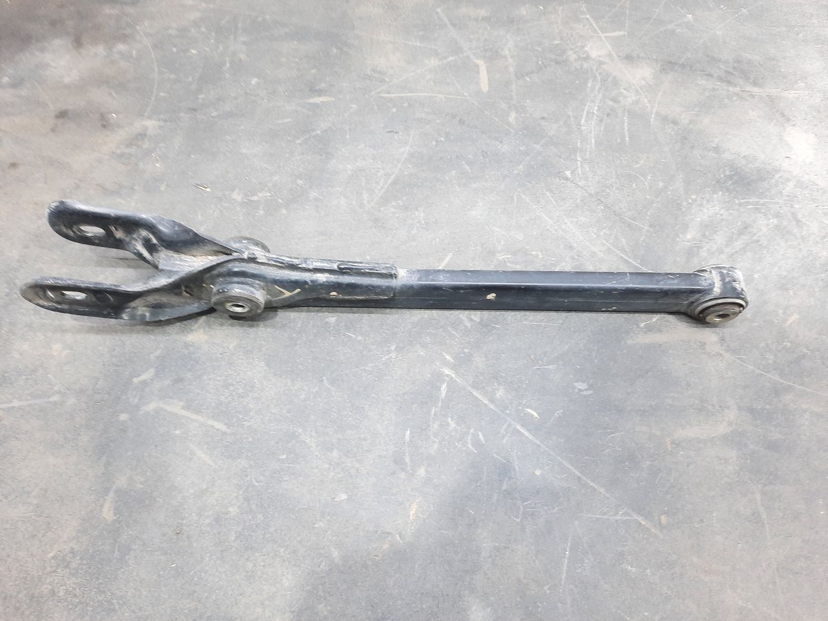 Dart Рычаг задний левый/правый нижний Dodge Dart 2013-2019 68080590AE Dodge Dart 23