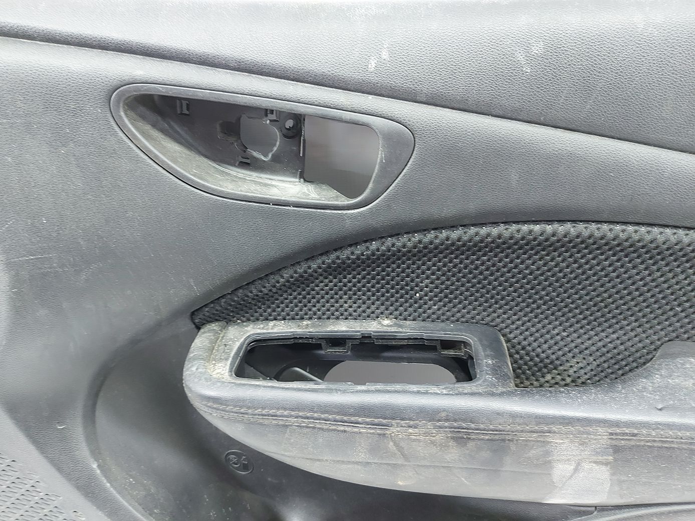 Dart Карта двери передней правой (черная, кожа) Dodge Dart 2014-2015 5MY56DX9AE Dodge Dart 2