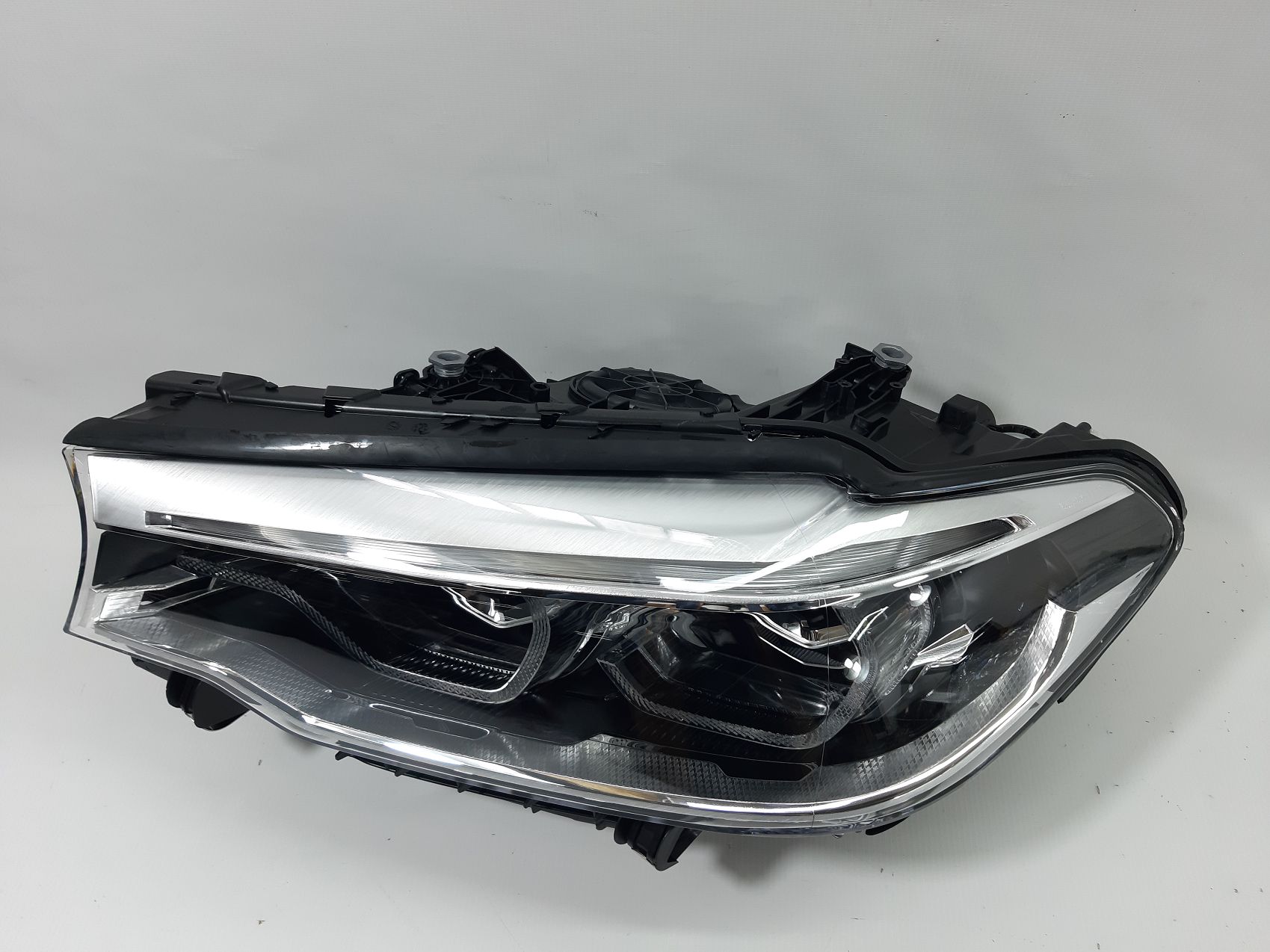 Фары головного света Фара передняя левая adaptive LED BMW 5 2017-2020 63117214961 BMW 5 5