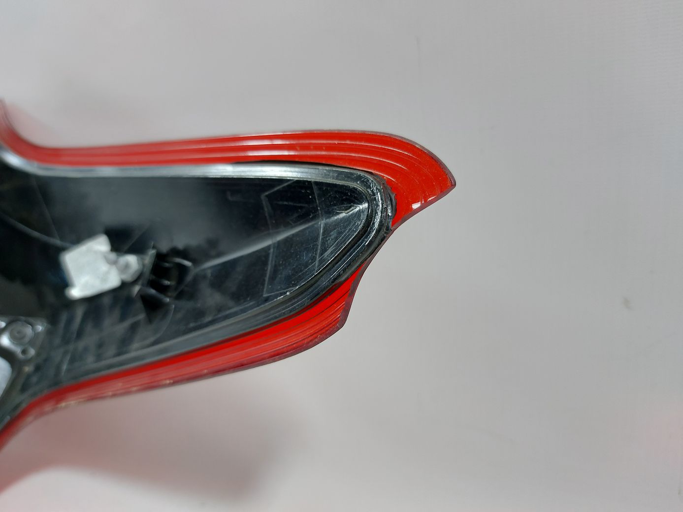 Товары с дефектами Фонарь задний левый (дефект) Ford Focus hbk 2011-2014 DM5Z13405E 8