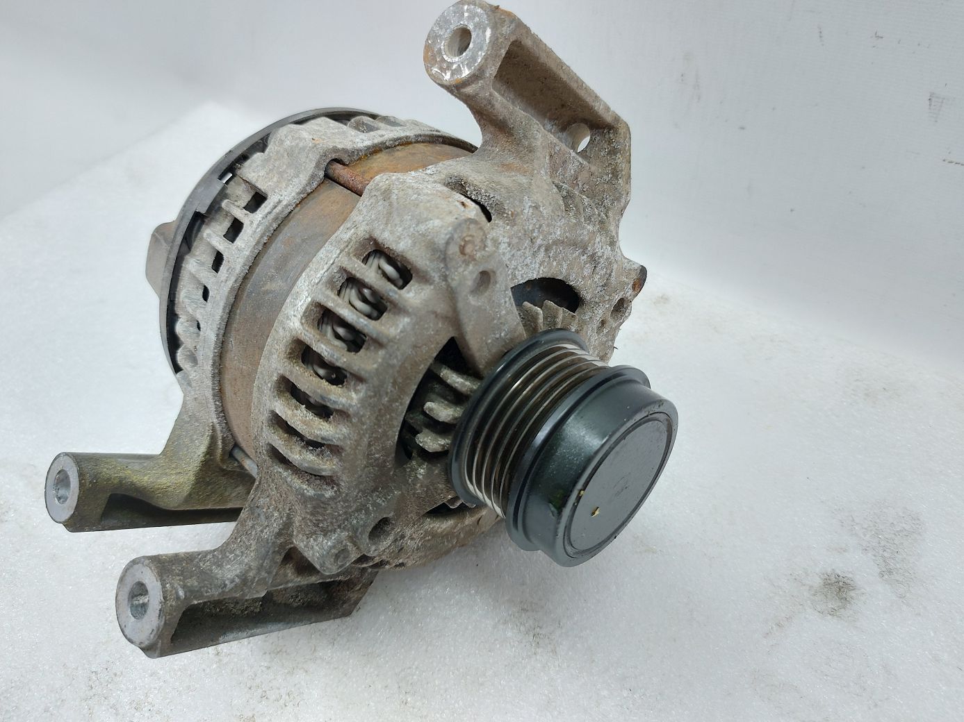Malibu Генератор Chevrolet Malibu 2013-2015 13592811 Chevrolet Malibu 2