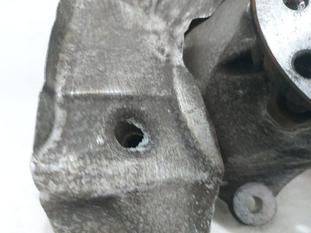 7 series Поворотний кулак лівий BMW 7 2009-2015 31216775767 BMW 7 2