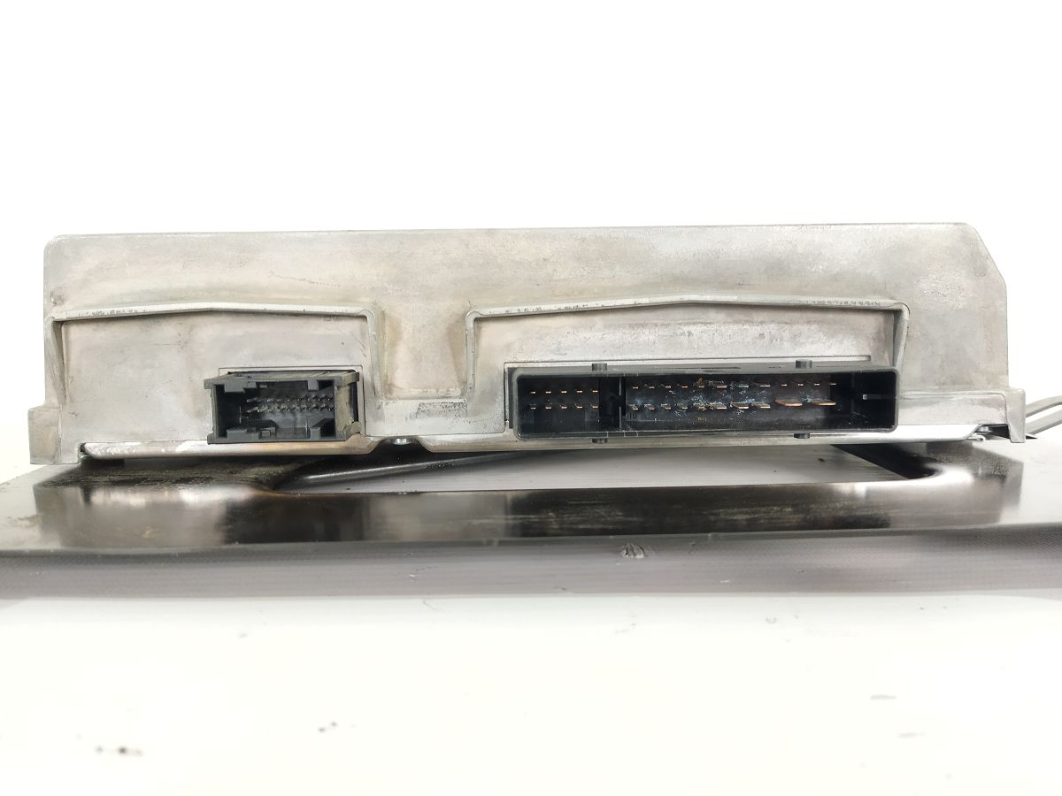 A4 Усилитель звука Audi A4 2013-2016 8T1035223 Audi A4 4