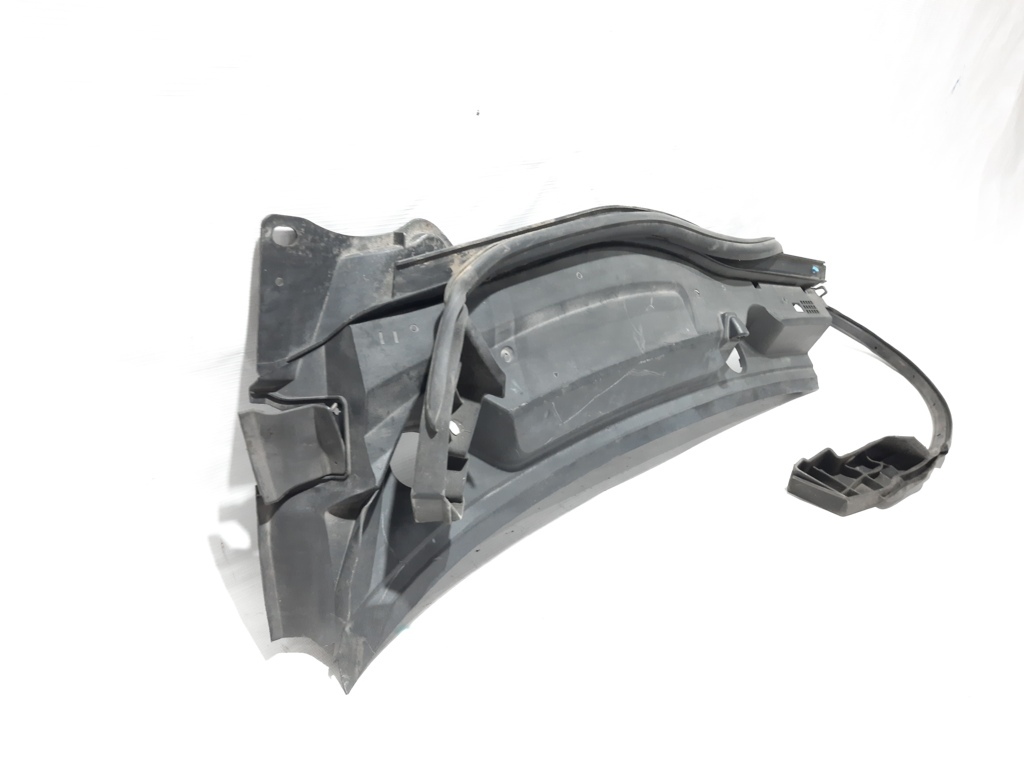 3 Воздуховод под лобовое стекло левый Mazda 3 2014-2018 BHN9507S0 Mazda 3 2