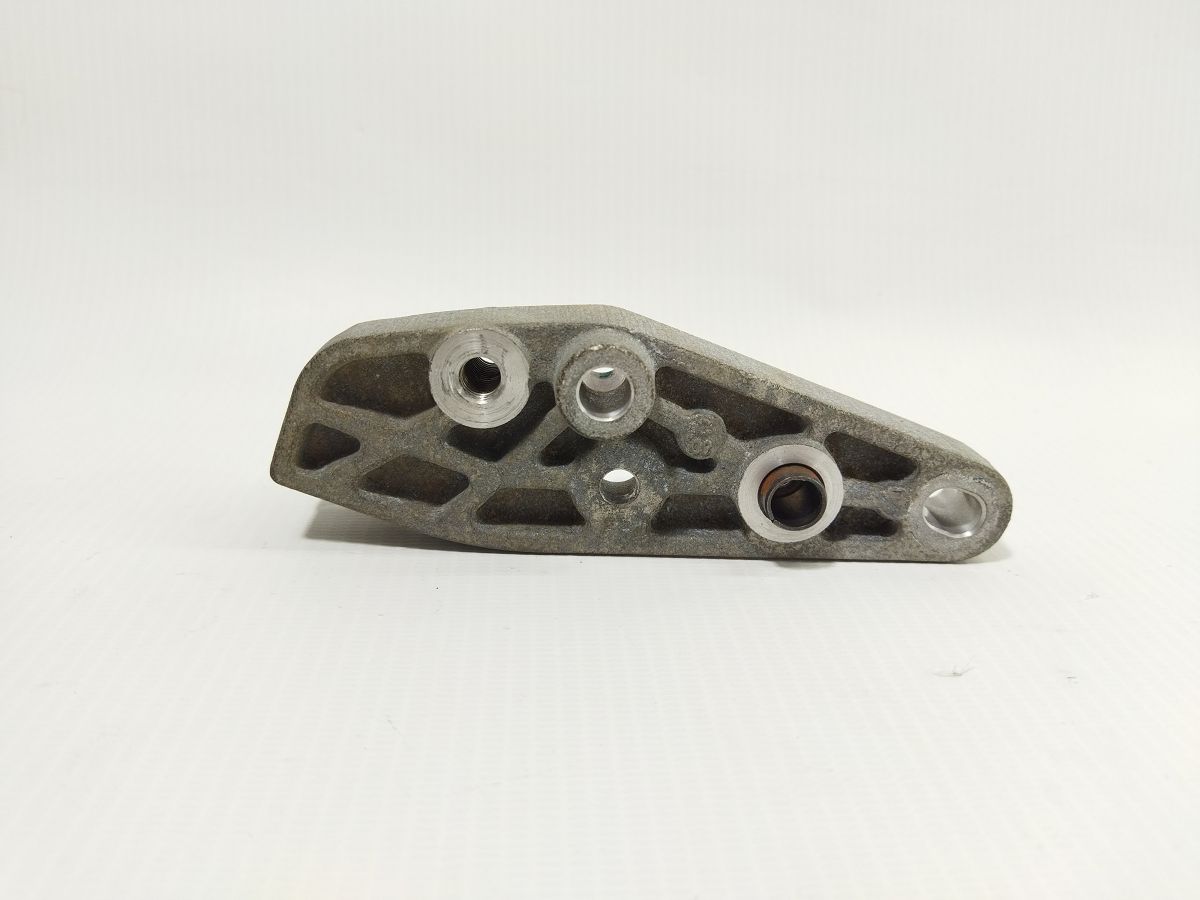 Fusion Кронштейн компрессора кондиционера Ford Fusion 2013-2020 CV6E19D624CA Ford Fusion 2