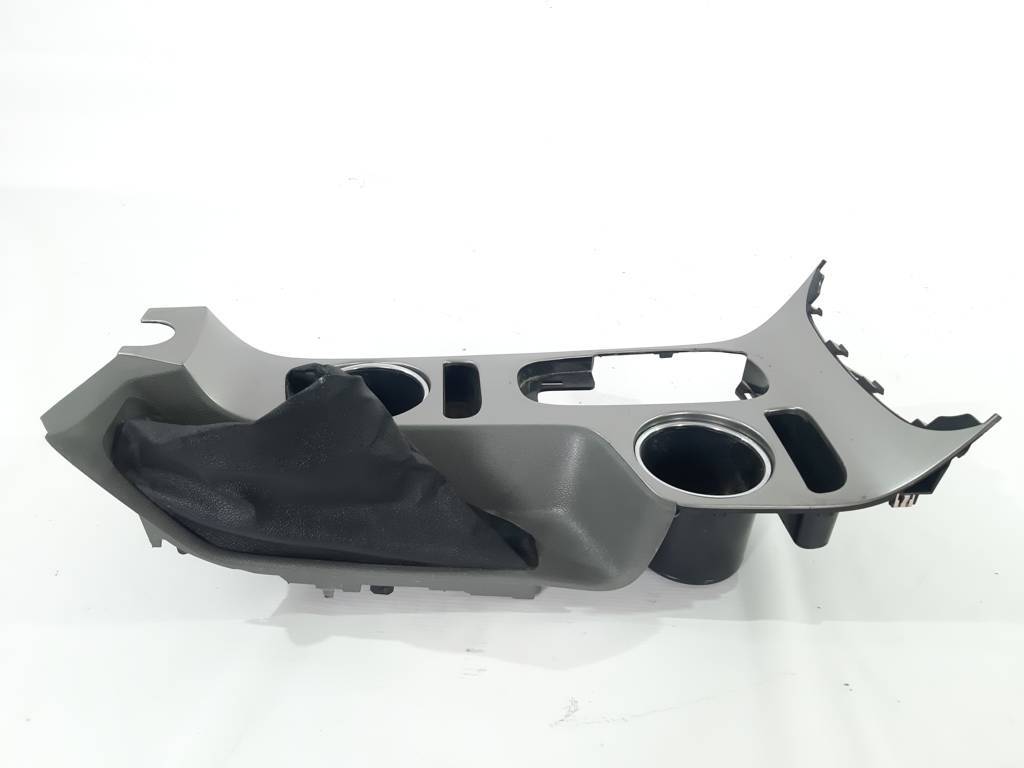 Malibu. Подстаканник центральной консоли Chevrolet Malibu 2014-2016 23171101 Chevrolet Malibu