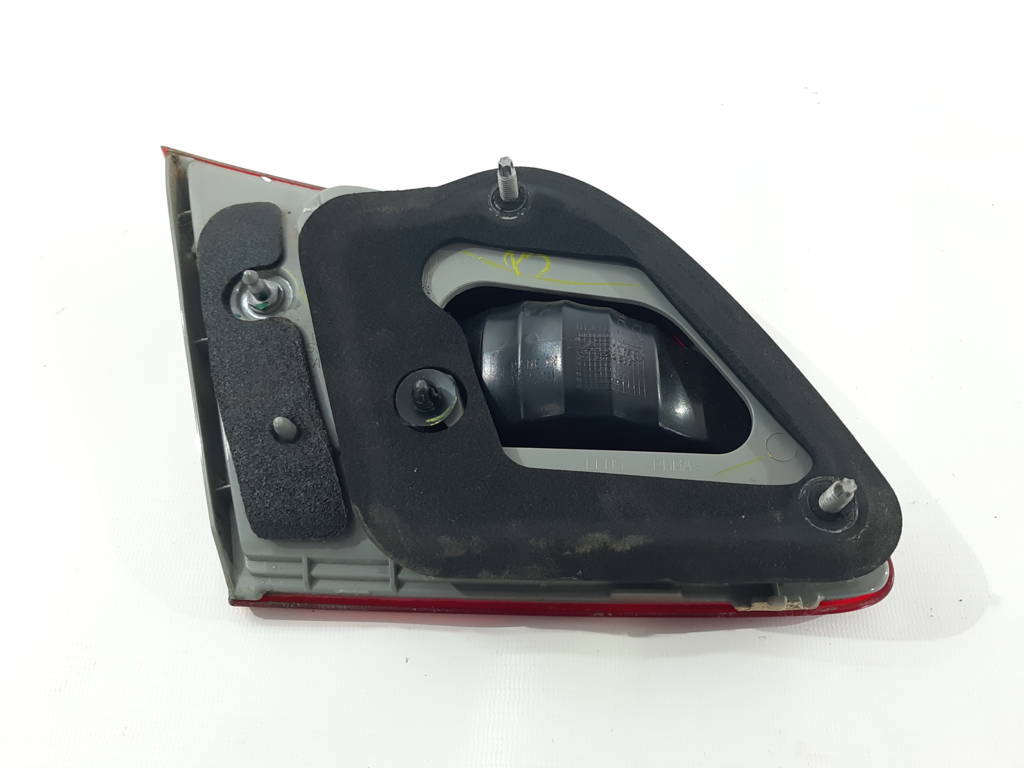 Sentra Ліхтар кришки багажника правий Nissan Sentra 2016-2019 265503YU5A Nissan Sentra 10