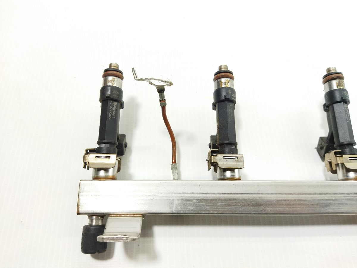 Volt Паливна рейка з форсунками Chevrolet Volt 2011-2015 55570149 Chevrolet Volt 2 Volt Паливна рейка з форсунками Chevrolet Volt 2011-2015 55570149 Chevrolet Volt 2