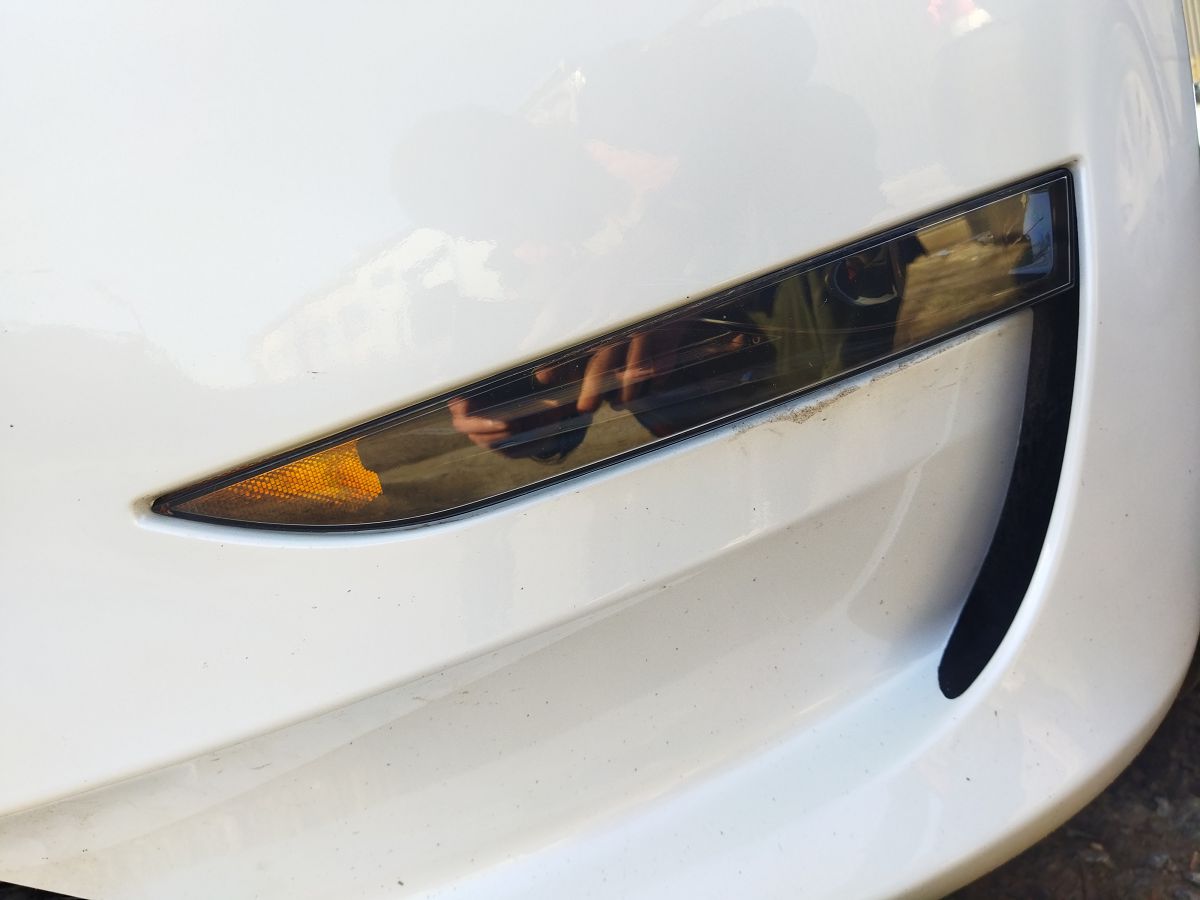 Model 3. Фара ПТФ левая Tesla Model 3 2020-2024 107739100F Tesla Model 3