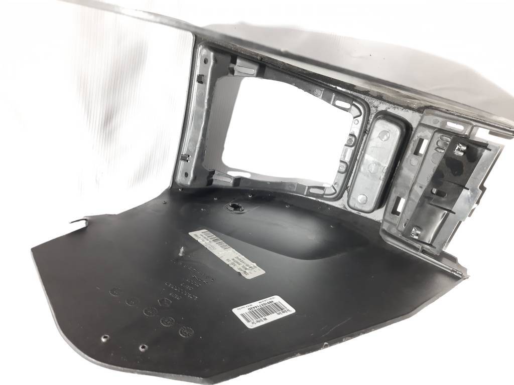 Patriot Задня частина центральної консолі Jeep Patriot 2009-2017 1JM51XDVAD Jeep Patriot 4 Patriot Задня частина центральної консолі Jeep Patriot 2009-2017 1JM51XDVAD Jeep Patriot 4