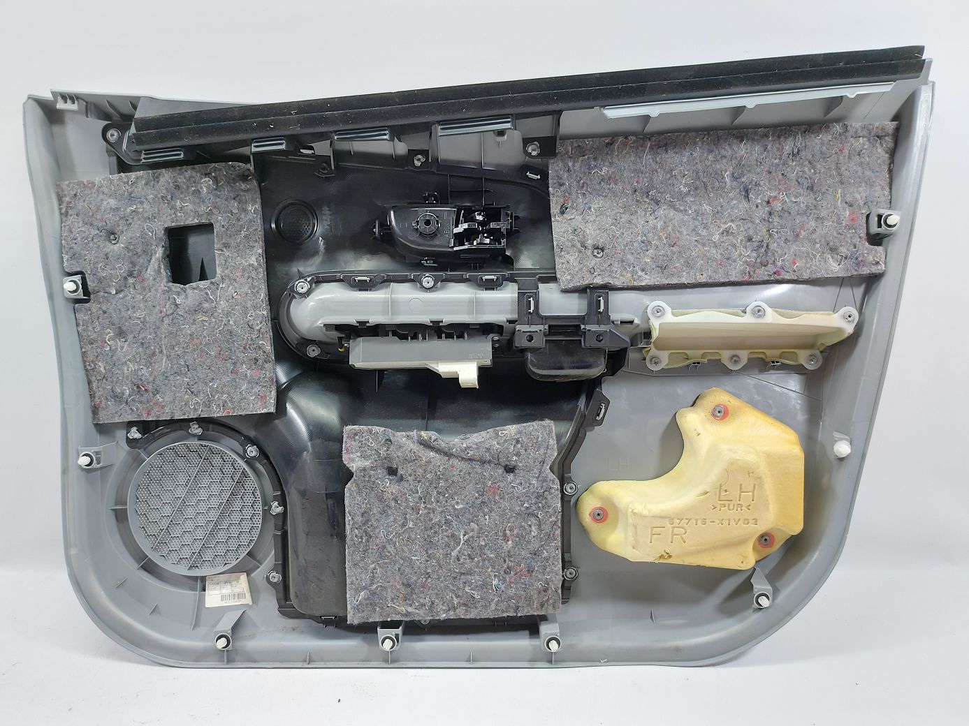 Prius Карта двери передней левой (серая) Toyota Prius 2012-2014 676205CL60B0 Toyota Prius 3