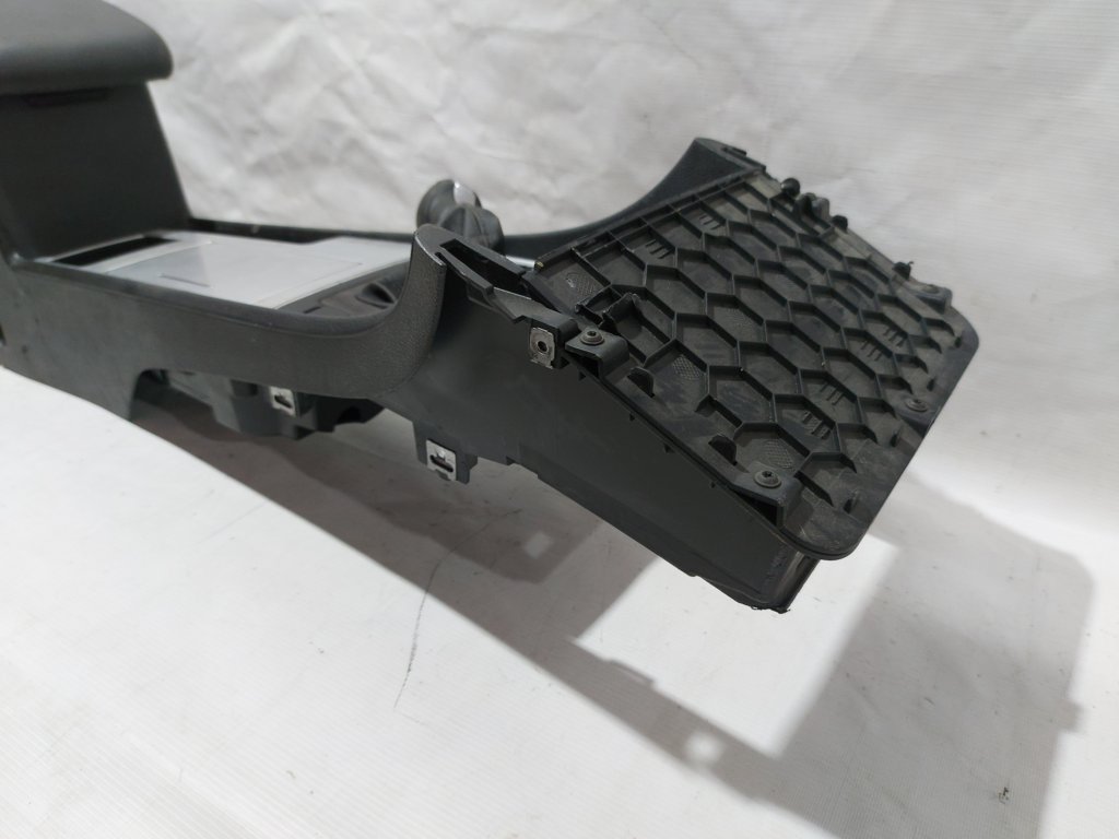 Passat s Консоль центральная Volkswagen Passat S 2012-2015 561863241C82V Volkswagen Passat S 5