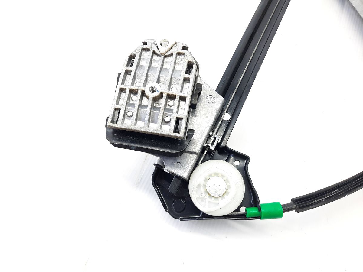 Mustang Стеклоподъёмник двери передней левой Ford Mustang 2010-2014 AR3Z6323209A Ford Mustang 11