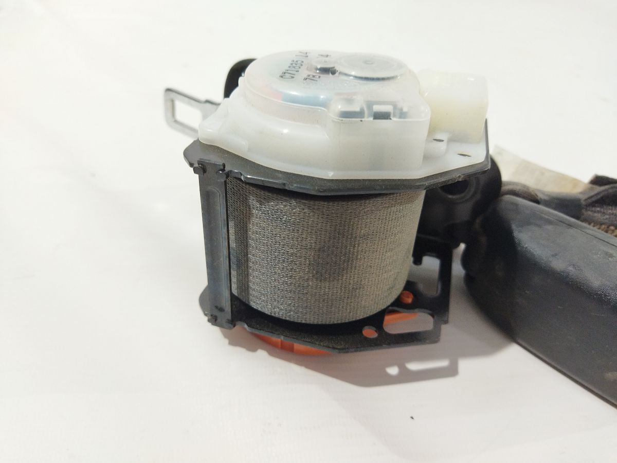 Forester Ремінь безпеки центральний задній Subaru Forester 2014-2018 64680SG021VH Subaru Forester 3