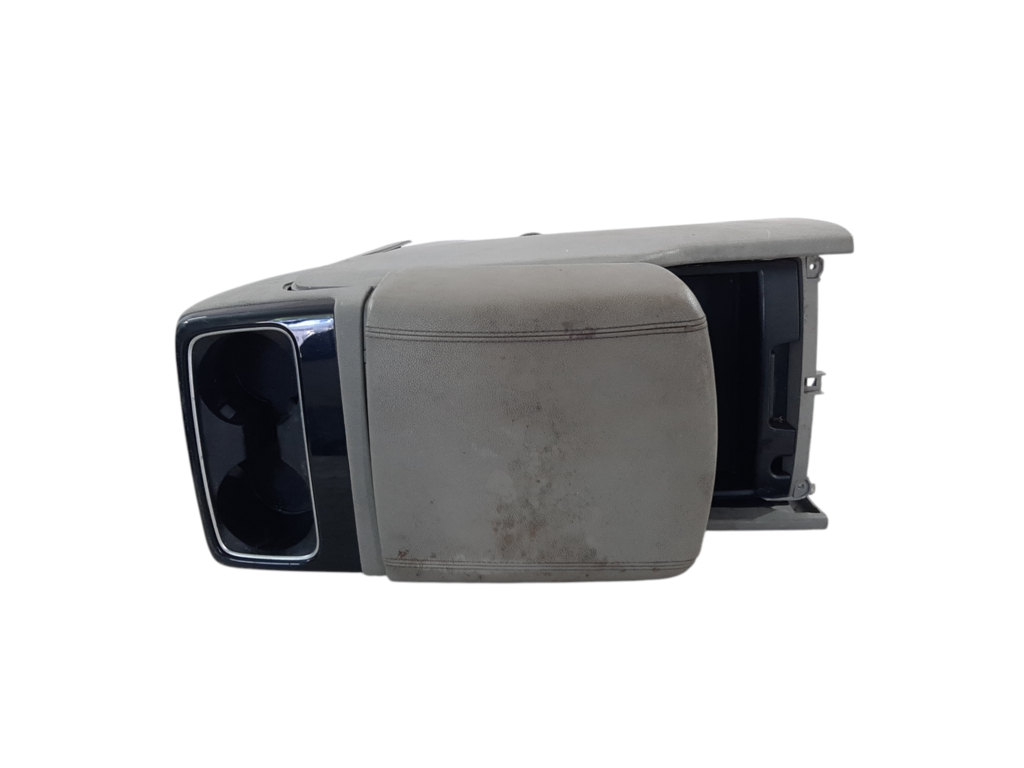 Sedona Центральна консоль (підлокотник) Kia Sedona 2015-2018 84660-A9000EAC Kia Sedona 4