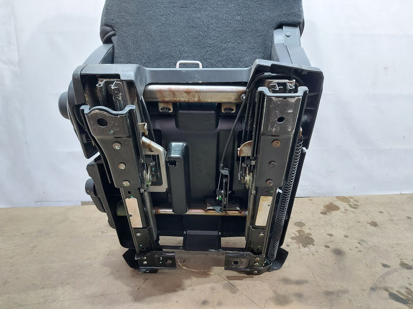 Journey Сидушка заднего ряда сидений левая Dodge Journey 2011-2020 68100253AA Dodge Journey 9 Journey Сидушка заднего ряда сидений левая Dodge Journey 2011-2020 68100253AA Dodge Journey 9