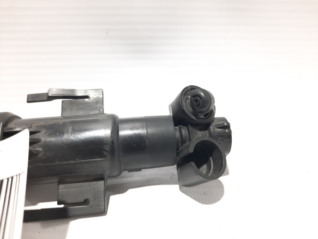 7 series Форсунка омивача фар права BMW 7 2012 61677178744 BMW 7 2 7 series Форсунка омивача фар права BMW 7 2012 61677178744 BMW 7 2