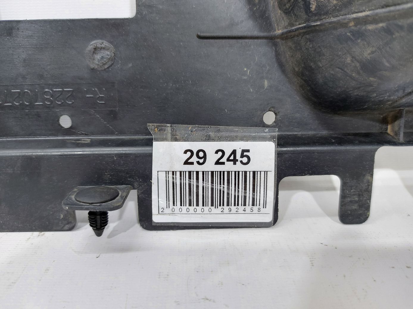 Volt Пыльник радиатора правый Chevrolet Volt 2011-2015 22870271 Chevrolet Volt 3