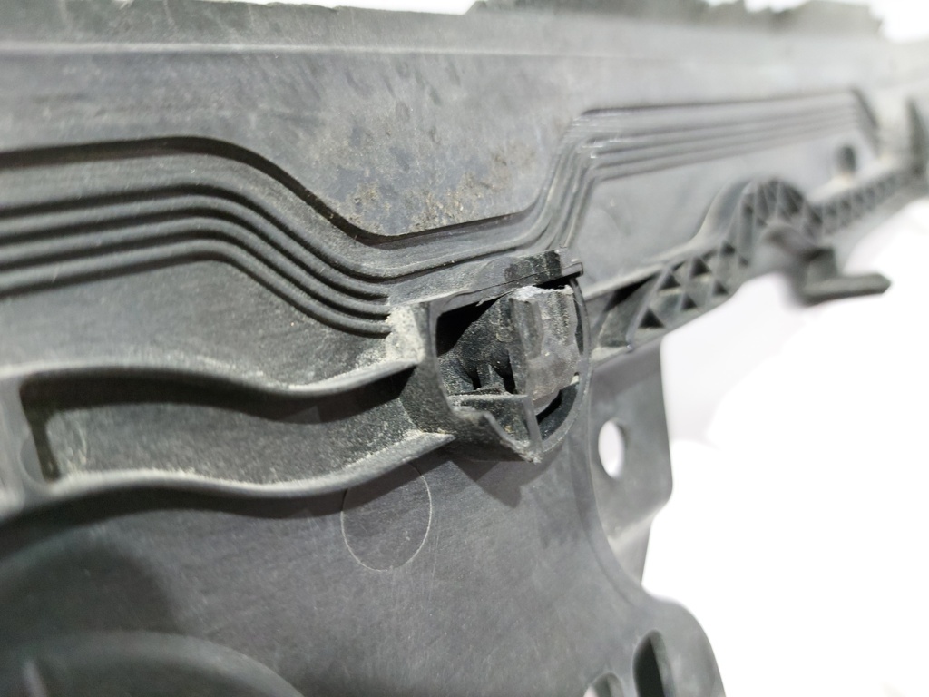 5 series Водостік під лобове скло BMW 5 series 2011-2016 51717203124 BMW 5 series 18