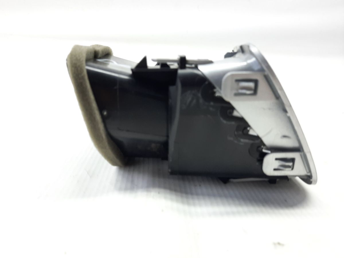 Equinox Решітка повітроводу торпеди права Chevrolet Equinox 2010-2015 20862308 Chevrolet Equinox 2