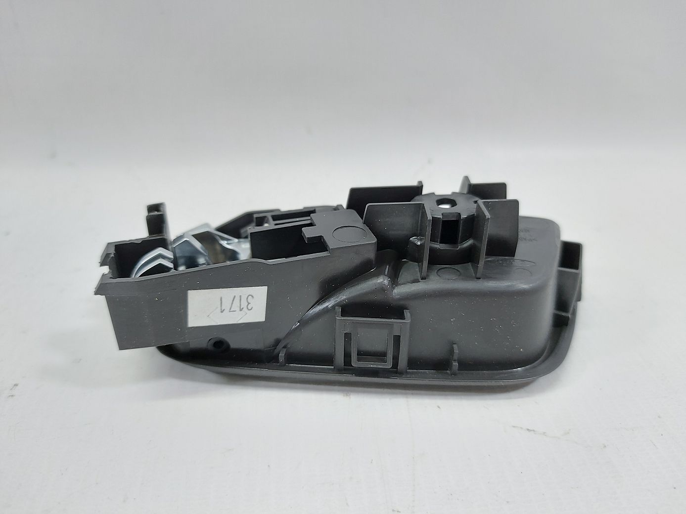 Fiesta Ручка дверей задньої правої внутрішня (сіра) Ford Fiesta 2014-2019 AE8Z5422600GA Ford Fiesta 3 Fiesta Ручка дверей задньої правої внутрішня (сіра) Ford Fiesta 2014-2019 AE8Z5422600GA Ford Fiesta 3