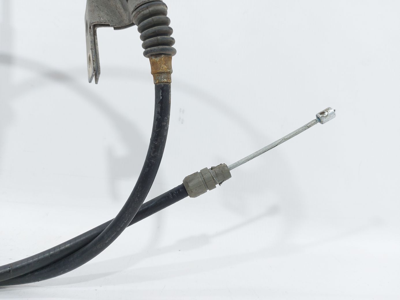 Dart Трос стояночного тормоза левый Dodge Dart 2013-2019 68232031AA Dodge Dart 13