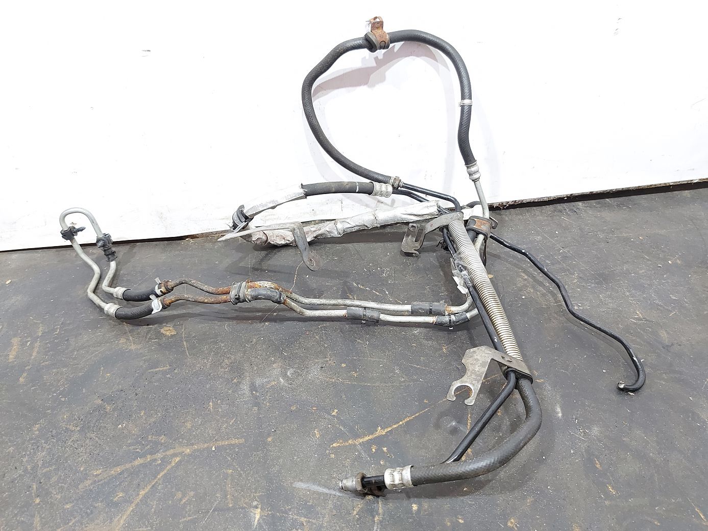 Compass. Трубка гидроусилителя руля Jeep Compass 2007-2017 5105087AN Jeep Compass