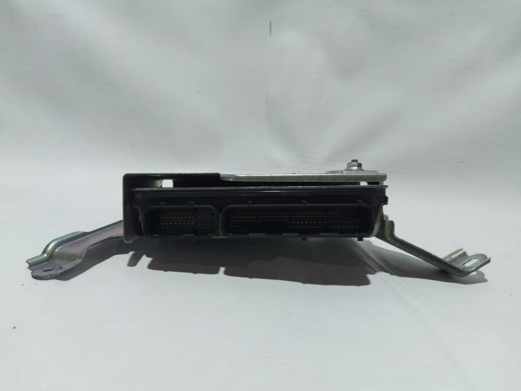 Prius c Блок управления ДВС Toyota Prius C 2012 8966152480 Toyota Prius C 3