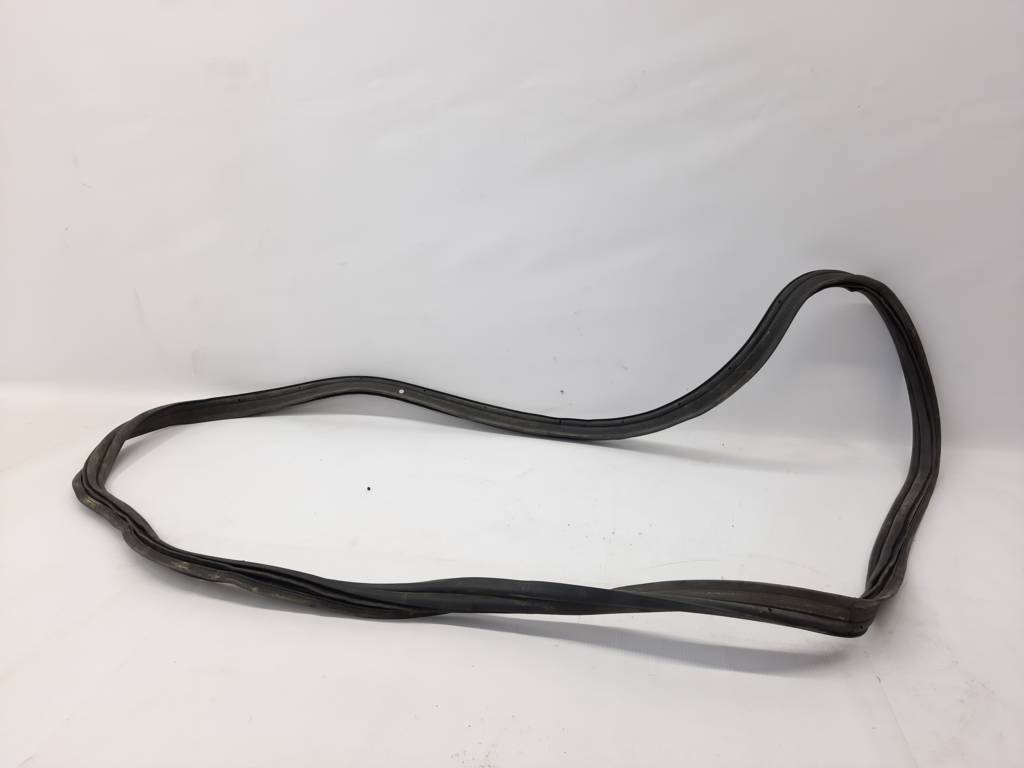 Dart Уплотнительная резинка багажного проёма Dodge Dart 2013-2019 68082813AI Dodge Dart 12