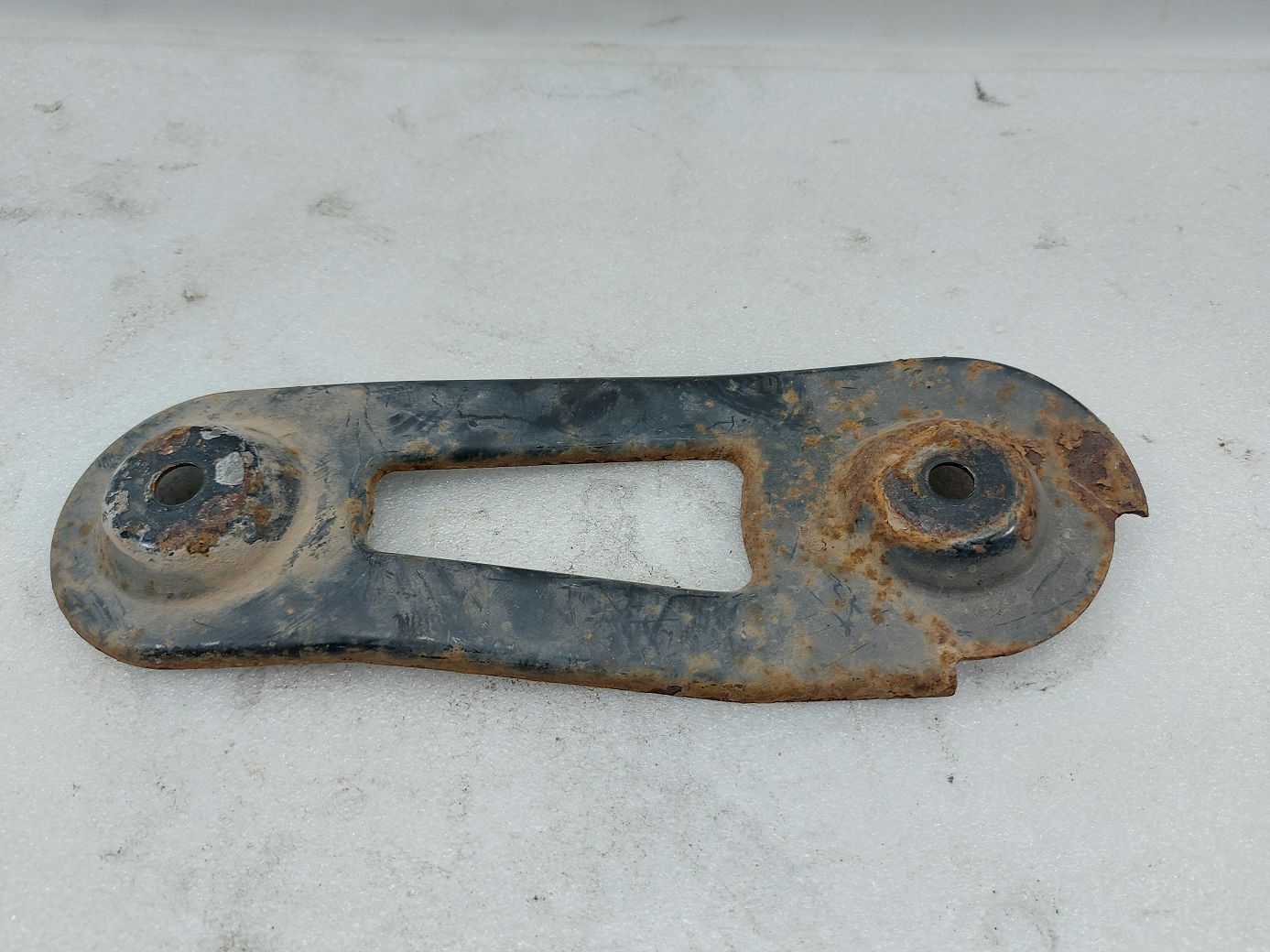 Malibu. Кронштейн подрамника переднего правый Chevrolet Malibu 2013-2015 13235088 Chevrolet Malibu