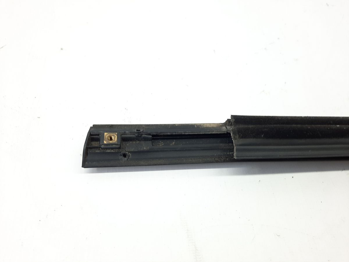 Journey Ущільнювач скла зовнішній двері задньої правої Dodge Journey 2009-2020 5076858AJ Dodge Journey 11