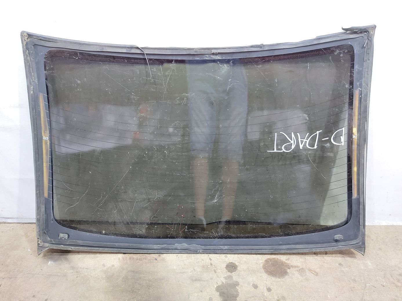 Dart Скло заднє (зламані вусики підігріву) Dodge Dart 2013-2019 68081967AE Dodge Dart 6