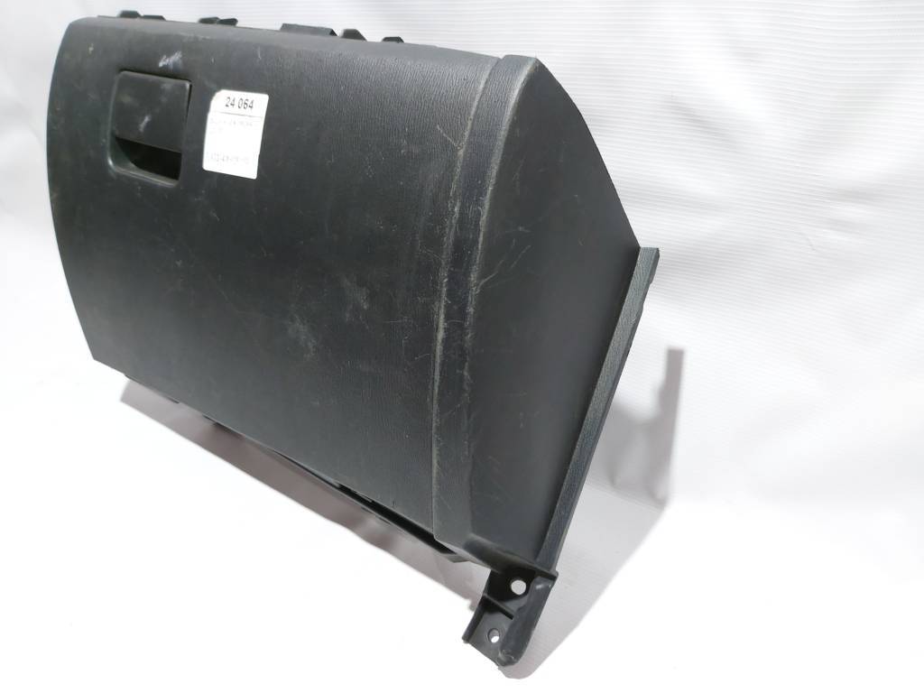 3 Бардачок Mazda 3 2017-2018 BADE6403002 Mazda 3 3