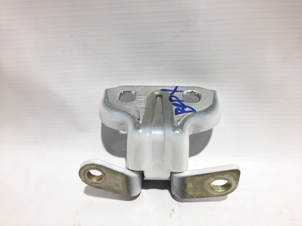 Volt Петля двері задньої ліва верхня Chevrolet Volt 2011-2015 13501713 Chevrolet Volt 7