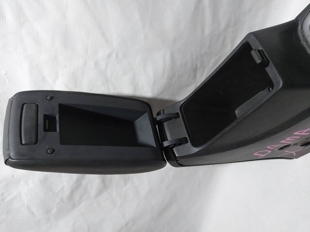 Cruze Консоль центральна Chevrolet Cruze 2016-2017 84037808 Chevrolet Cruze 7 Cruze Консоль центральна Chevrolet Cruze 2016-2017 84037808 Chevrolet Cruze 7