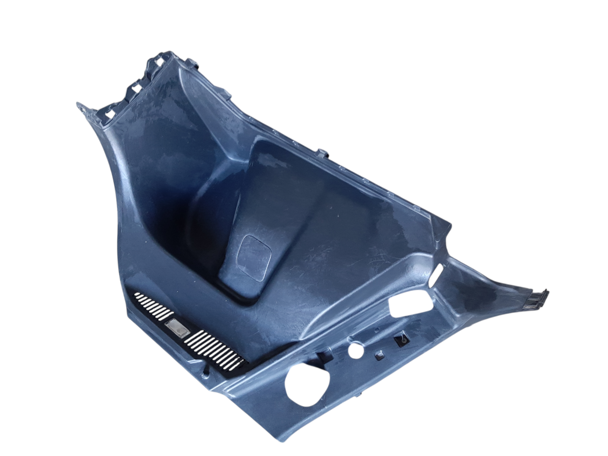 Leaf. Обшивка багажного отделения левая Nissan Leaf 2020-2025 84950-6WK1A Nissan Leaf