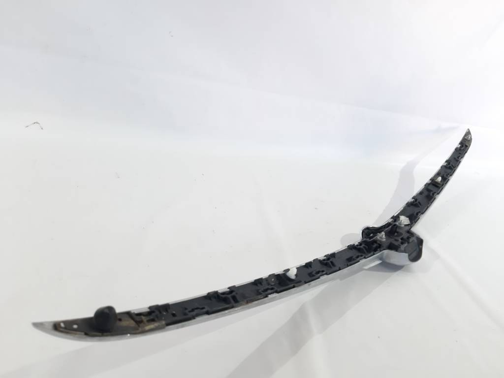 Regal Молдинг кришки багажника Buick Regal 2011-2013 13330785 Buick Regal 3